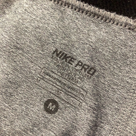 Cropped Nike Leggings - Picture 3 of 3